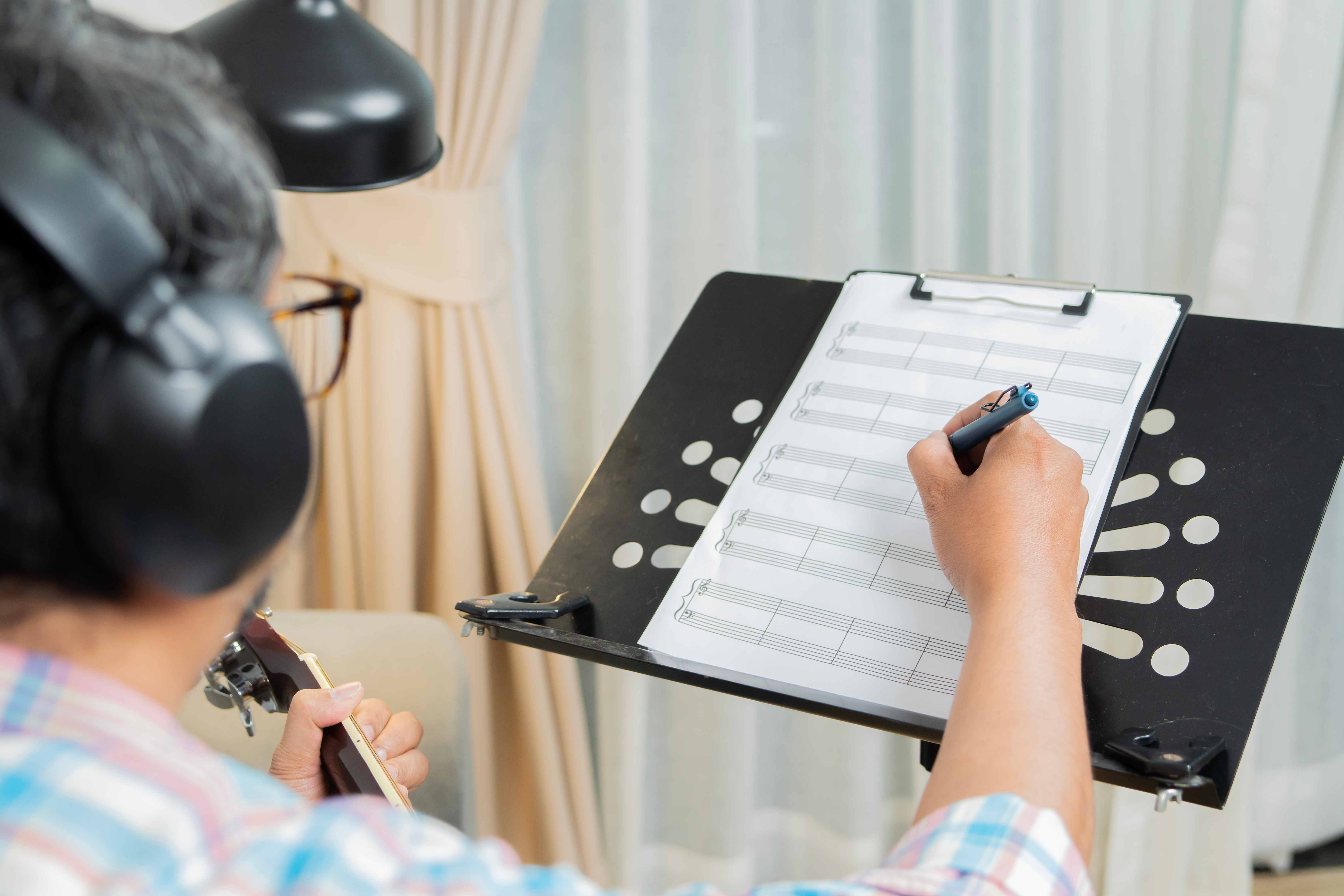 Чек-лист: как выбрать сервис для озвучки в зависимости от ваших нужд